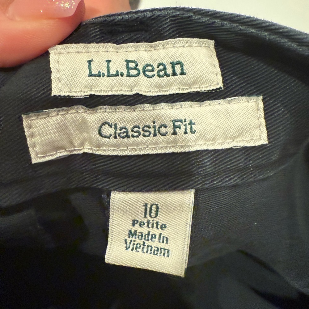 LL Bean Twill Classic Fit Pants Wrinkle Free Cotton Black Women Size 10P - Picture 3 of 3
